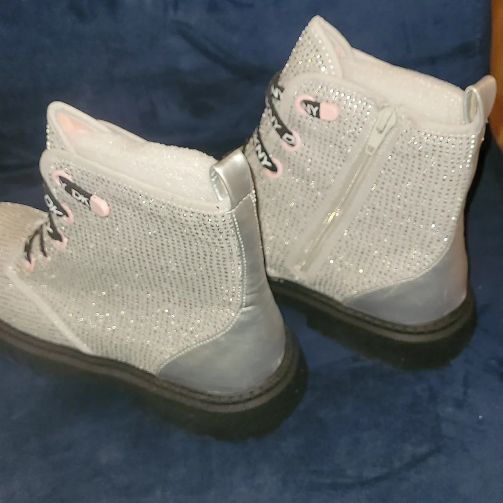 New DKNY Ava Stone Moto boots size 6 youth equals size 8 women's. - Picture 4 of 7